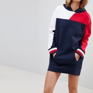 TOMMY HILFIGER SWEATER DRESS